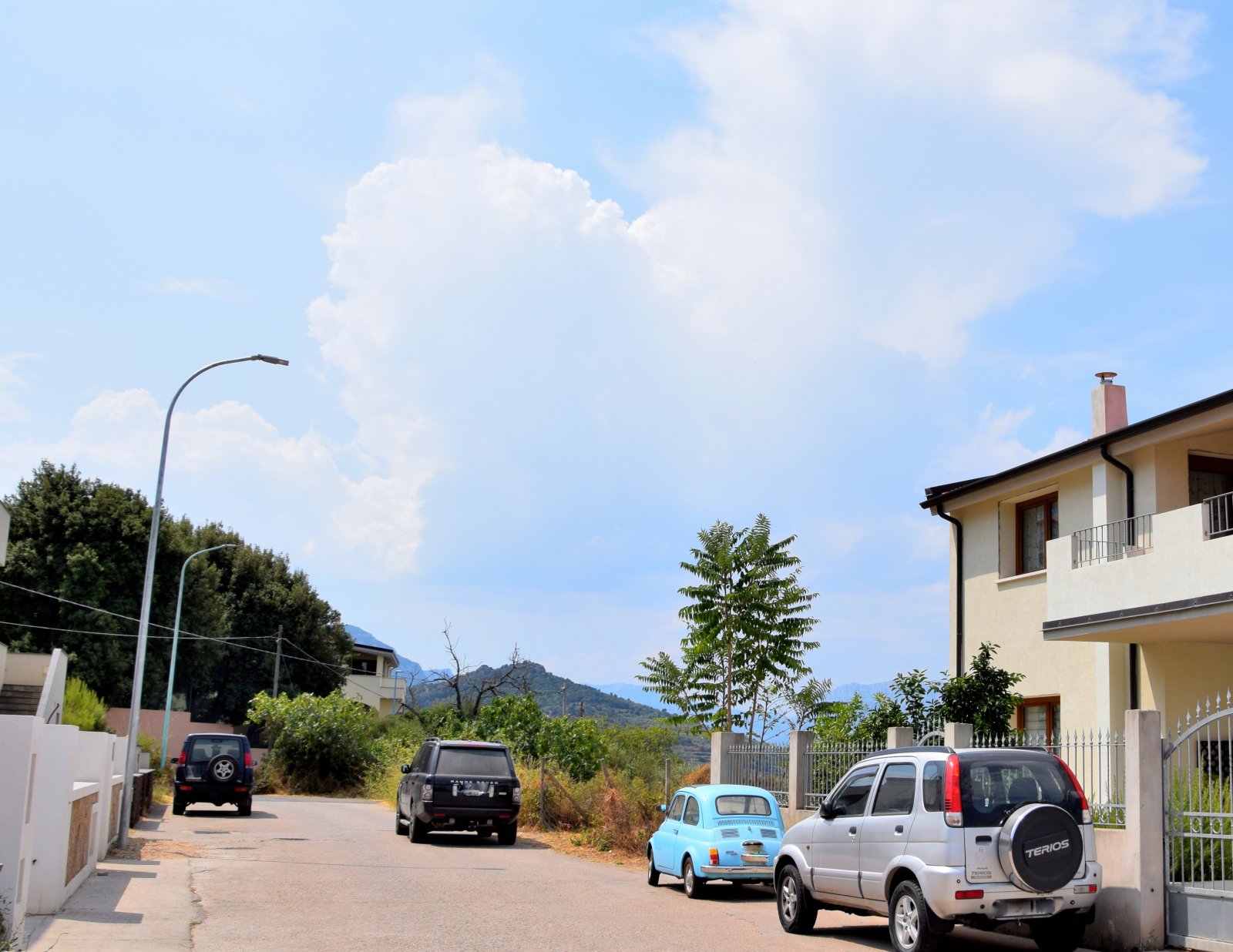 Bauen mit Fernsicht auf die Berge in Dorgali