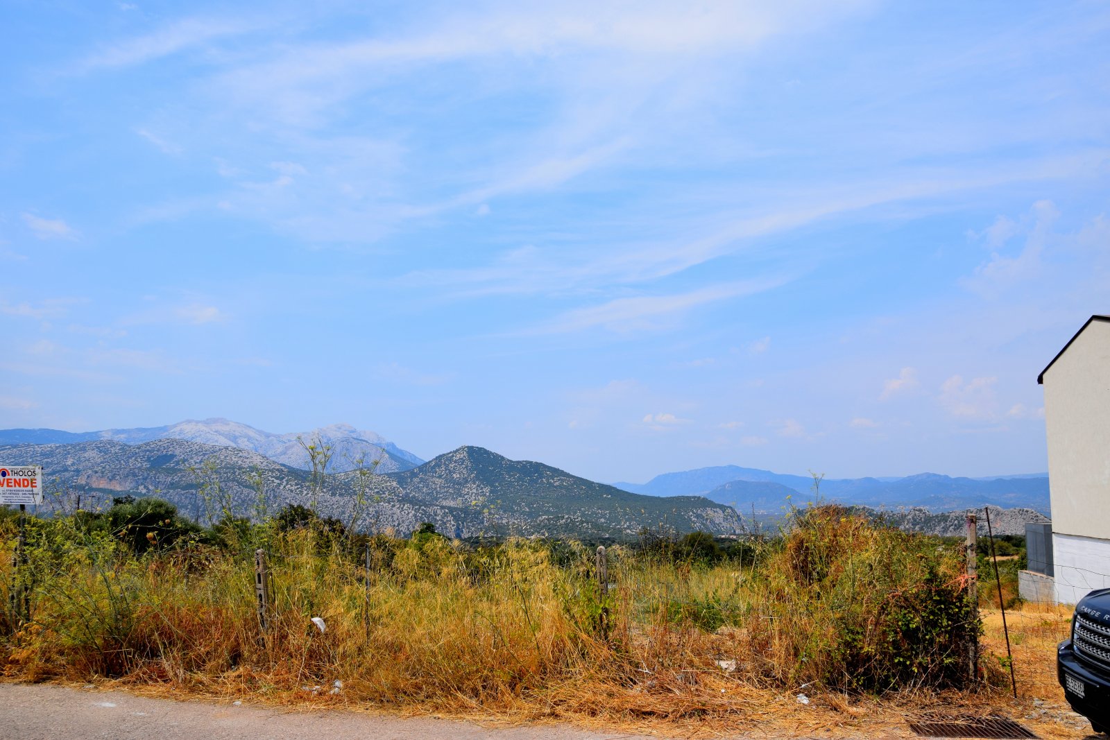 Bauen mit Fernsicht auf die Berge in Dorgali