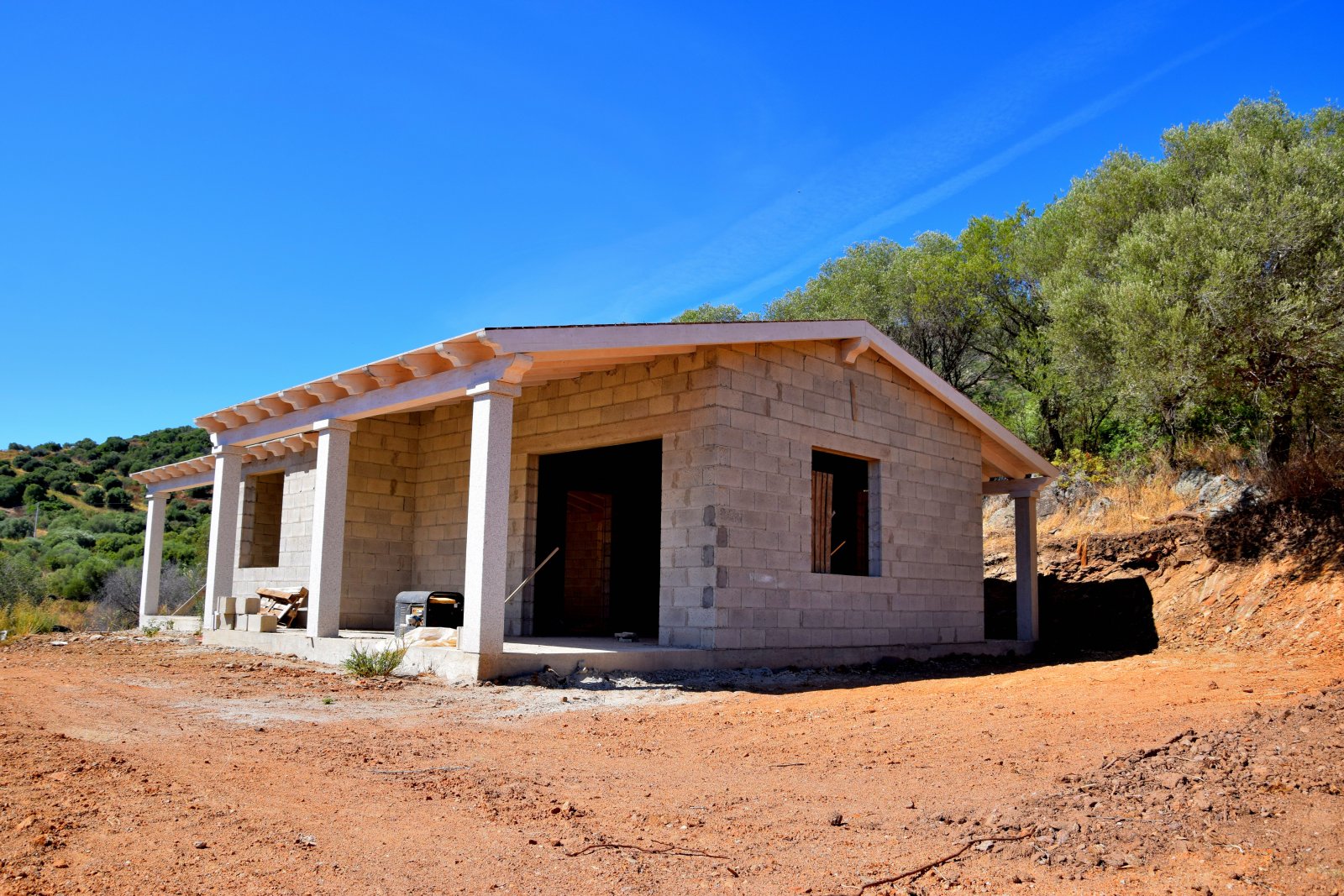 Aussenansicht Rohbau (Front seitlich)