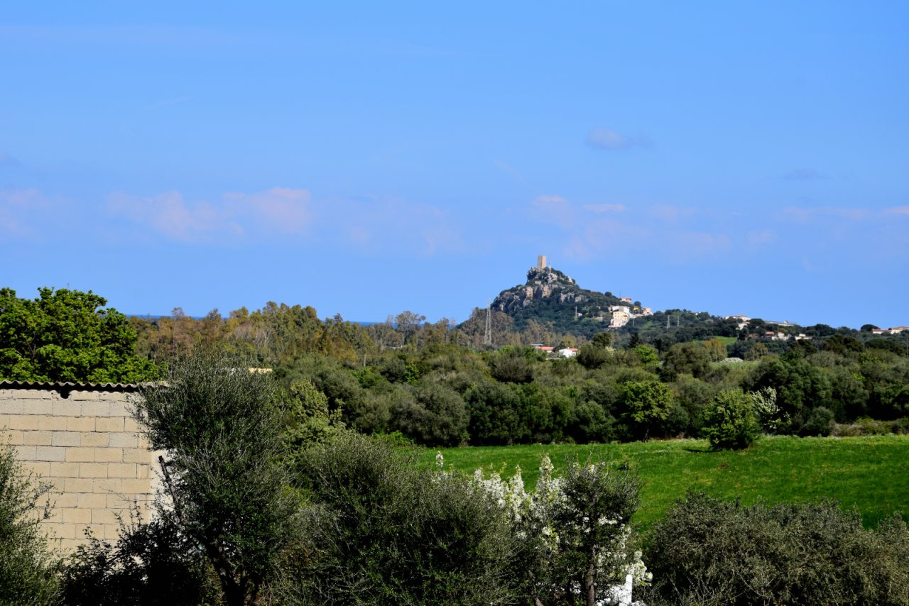 Ausblick auf die Ruine des Castello della Fava Ausblick auf die Ruine des Castello della Fava