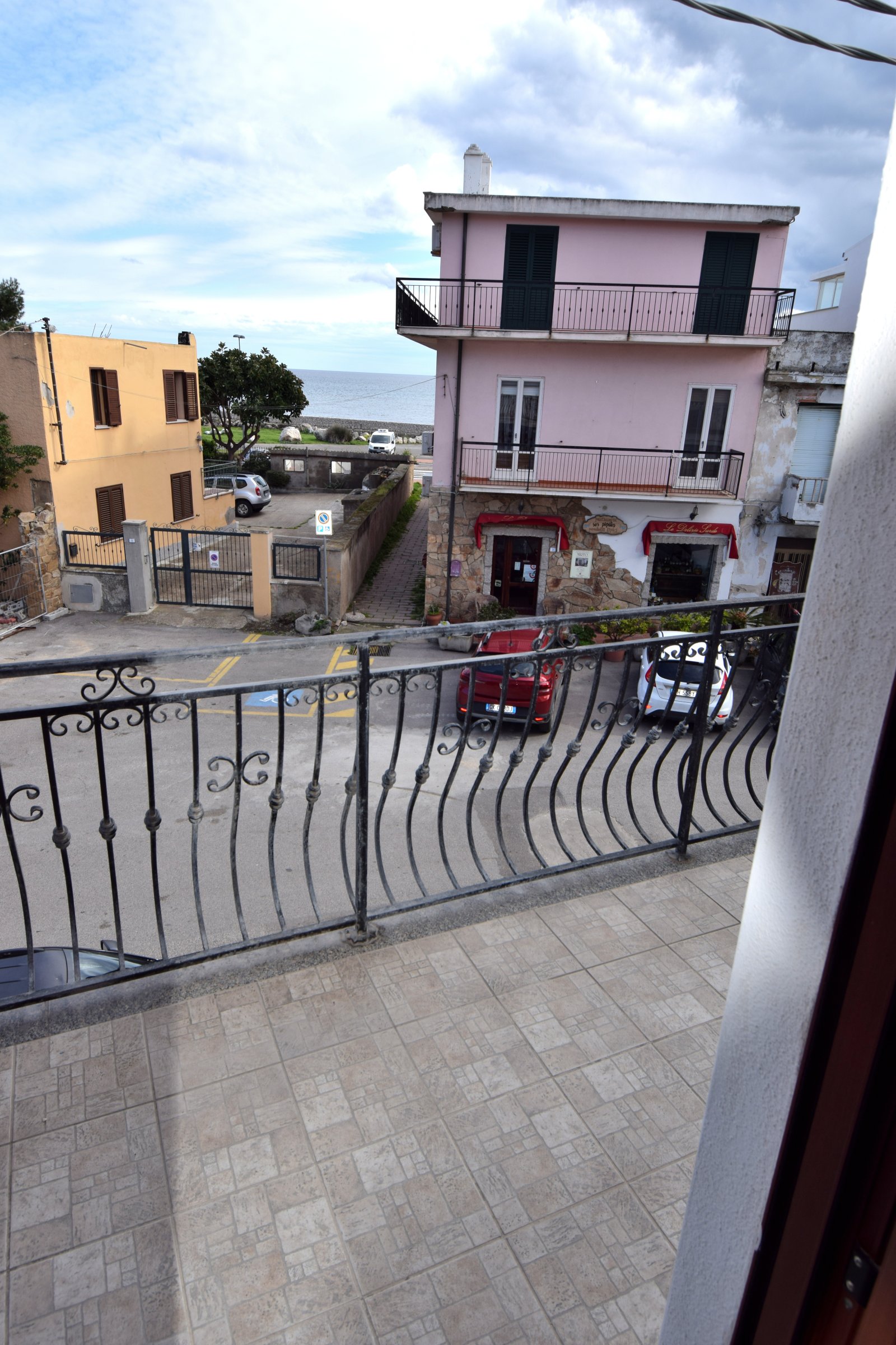 Balkon 2 - Hinterhof: 8.04 m2 Balkon 2 - Hinterhof: 8.04 m2